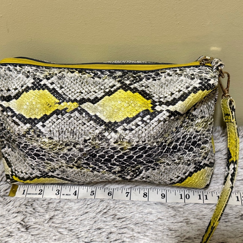 Stylish Yellow and Black Snake Print Women's Bag - Picture 3 of 7